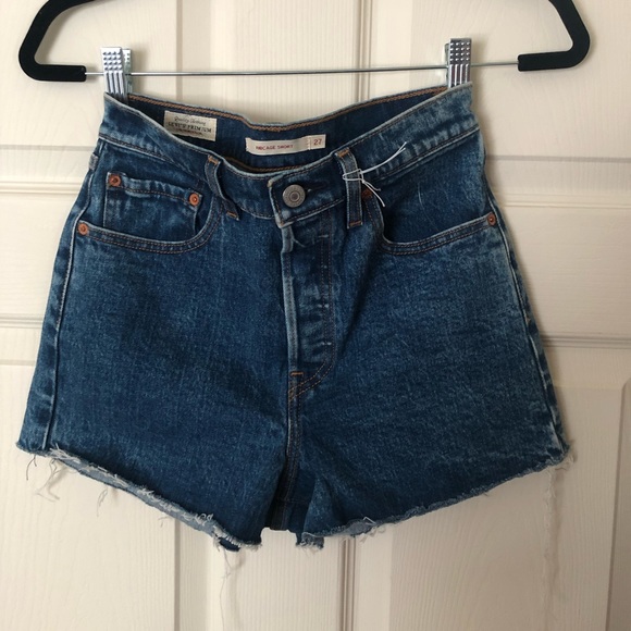 🔹Levi’s Ribcage Shorts🔹 - Picture 7 of 16